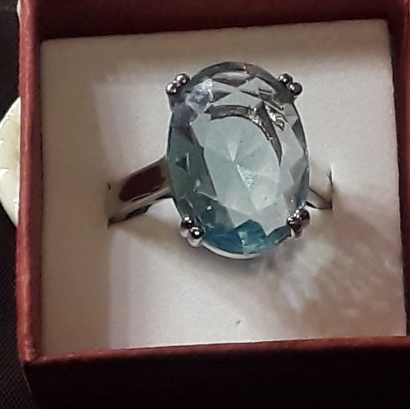 Ladies Aquamarine Ring - Picture 3 of 4